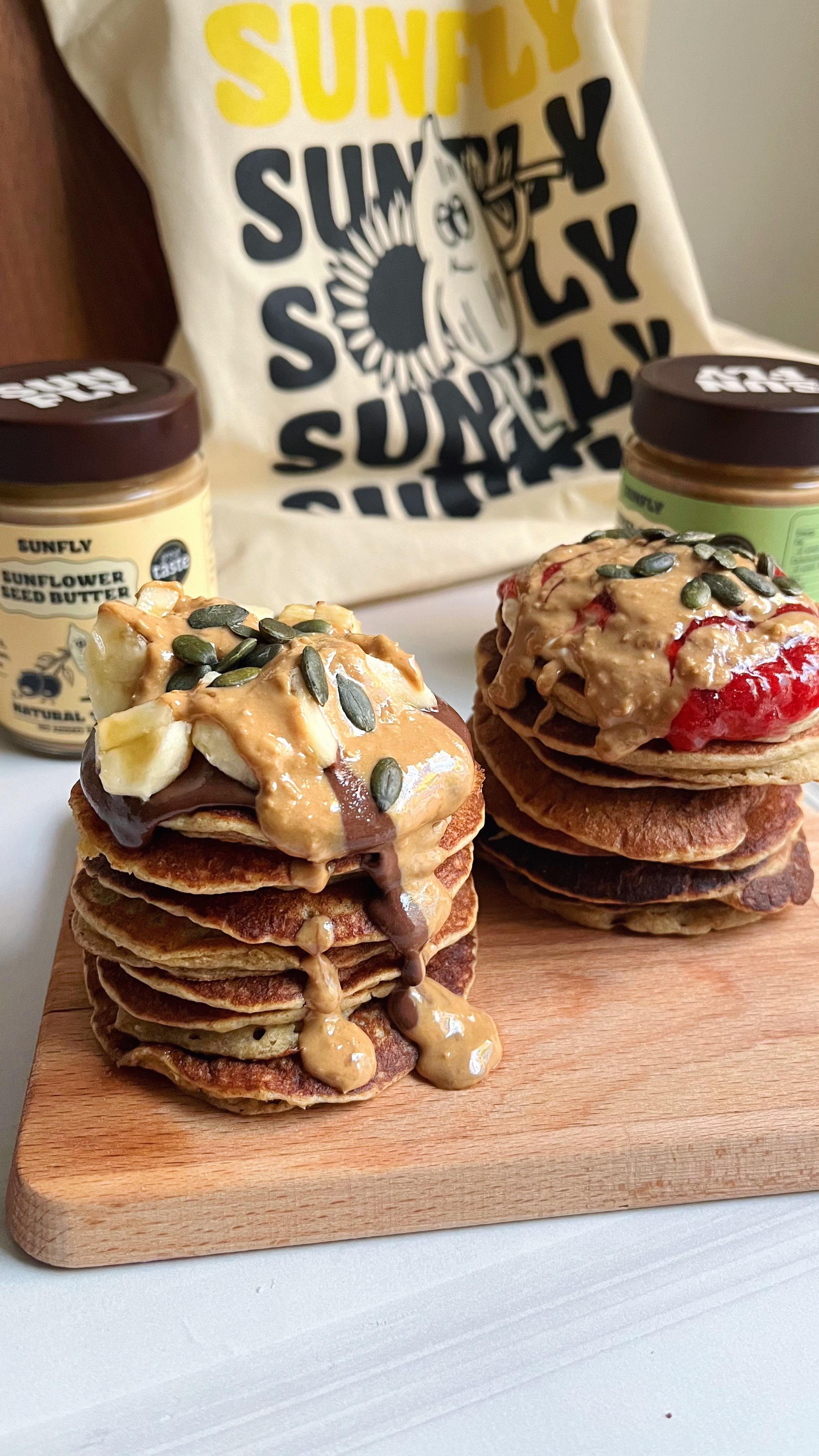 Ever since I got my hands on @sunfly.world Sunflower seed butters, I have been dying to try it out 🌻 

I made my Banana Oatmeal Pancakes which is a healthier pancake mix that actually tastes so good 😍🍌🥞 It went really well with these seed butters! 

I love nut butters as it is, but if that is something you or someone you know is allergic to, this is the best alternative to it. These spreads are naturally free of allergens like sesame, soy or any kind of nuts 🥜 

And they do actually taste good 😍👌🏻 I know these are gonna get over in like a week in my house 🫣 

You can find them on @kibsons and at @luluhypermarkets outlets in Dubai